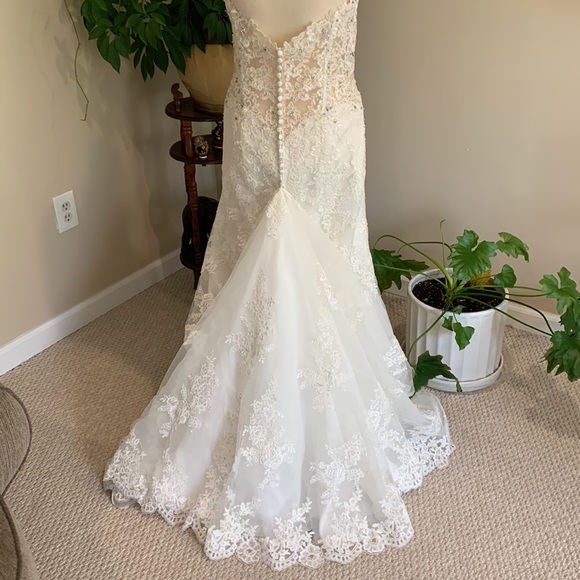 Mori Lee by Madeline Gardner Marni Ivory Lace Wedding Gown - Picture 12 of 14